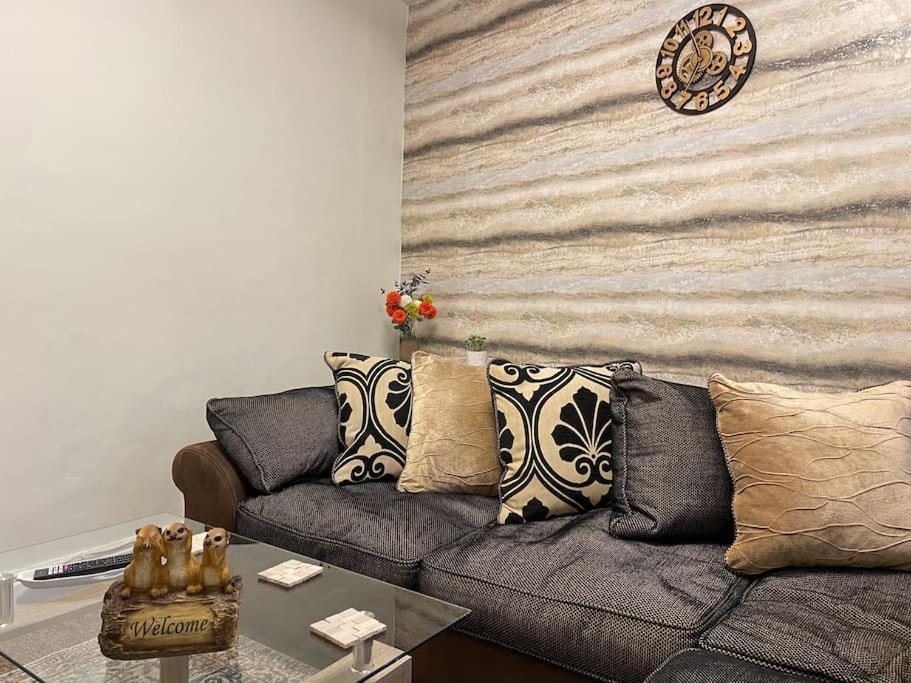 Beanies Lornestreet Four Bed House Apartment สวินดอน ภายนอก รูปภาพ