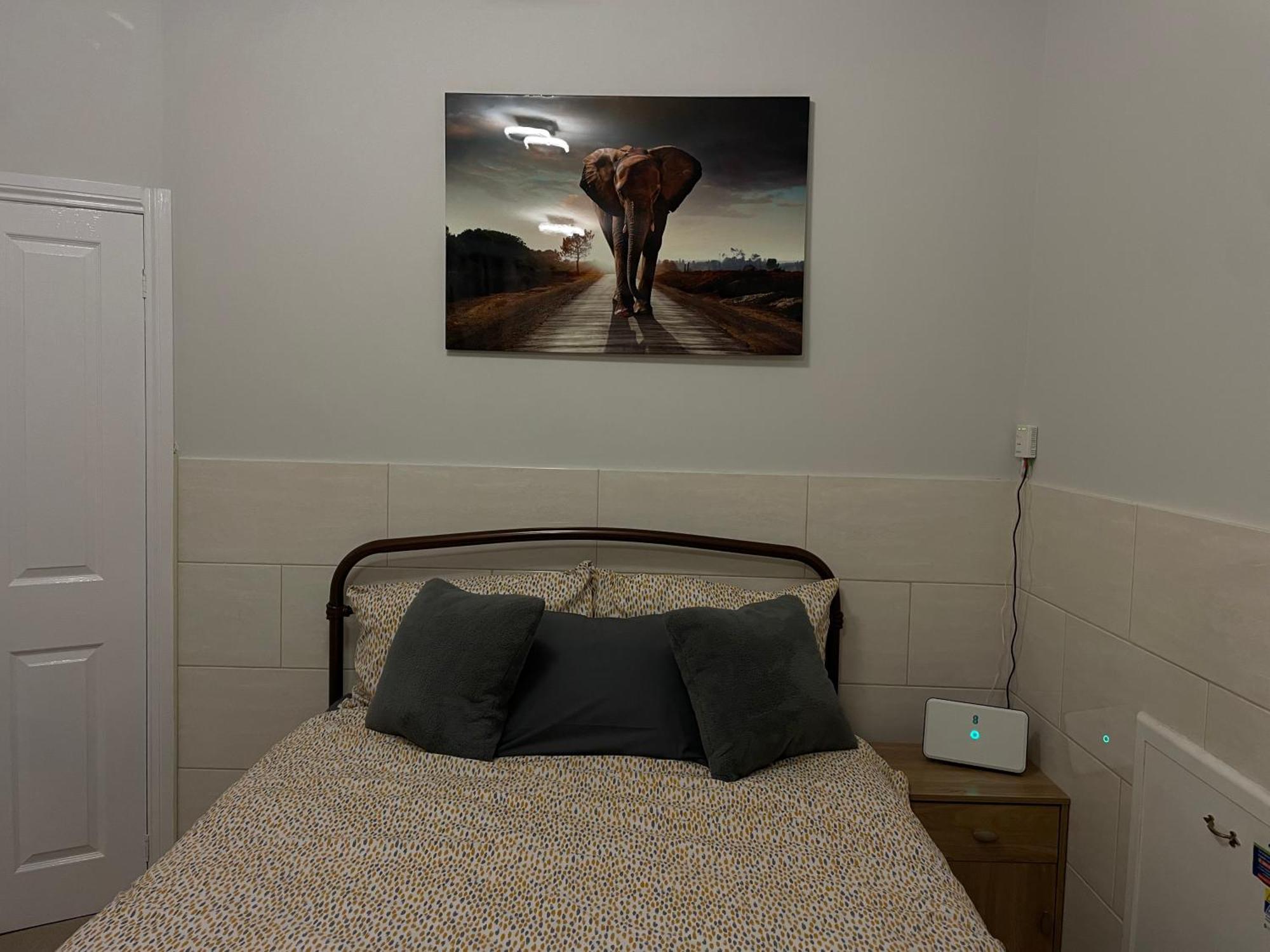 Beanies Lornestreet Four Bed House Apartment สวินดอน ภายนอก รูปภาพ