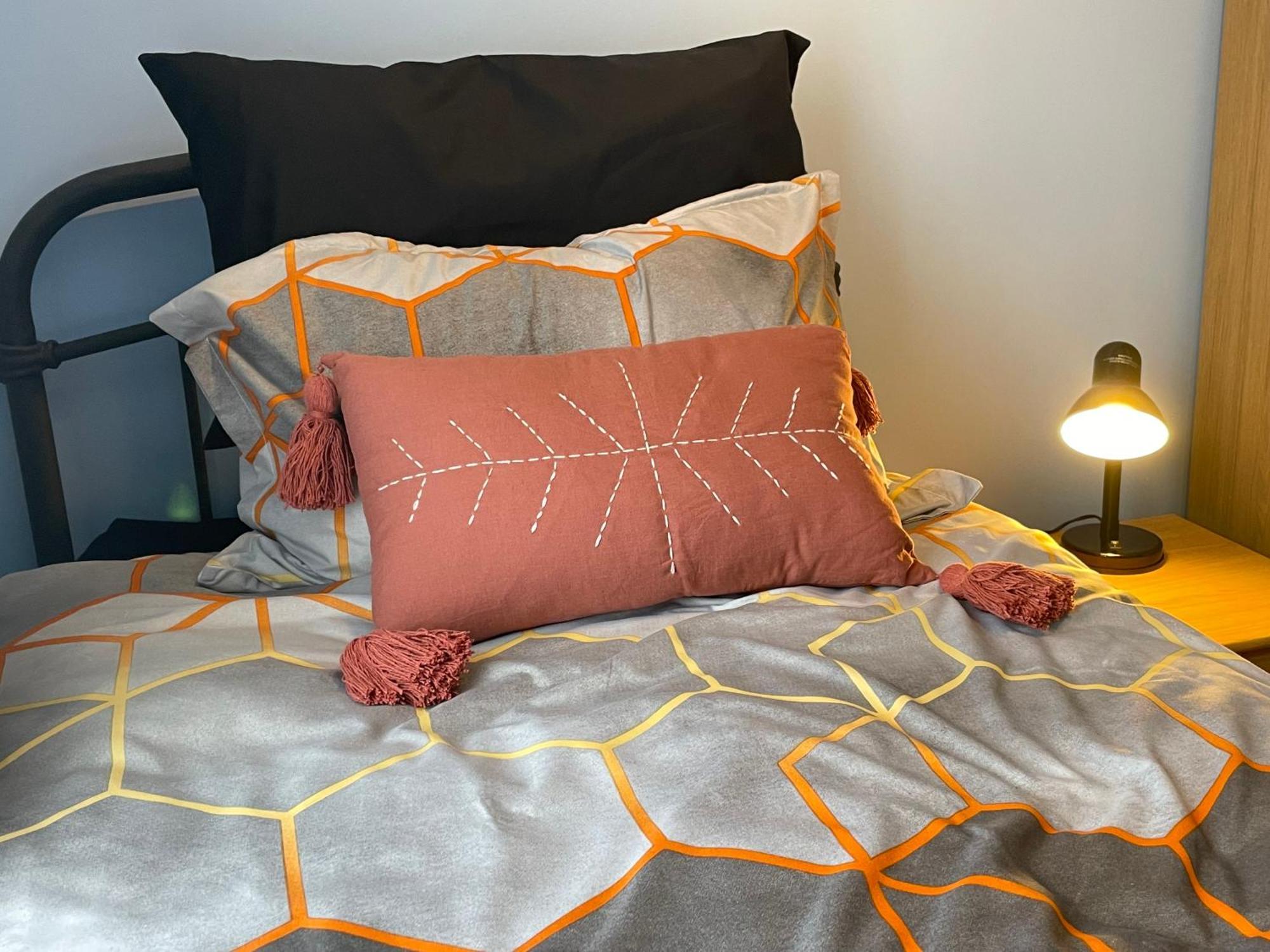 Beanies Lornestreet Four Bed House Apartment สวินดอน ภายนอก รูปภาพ