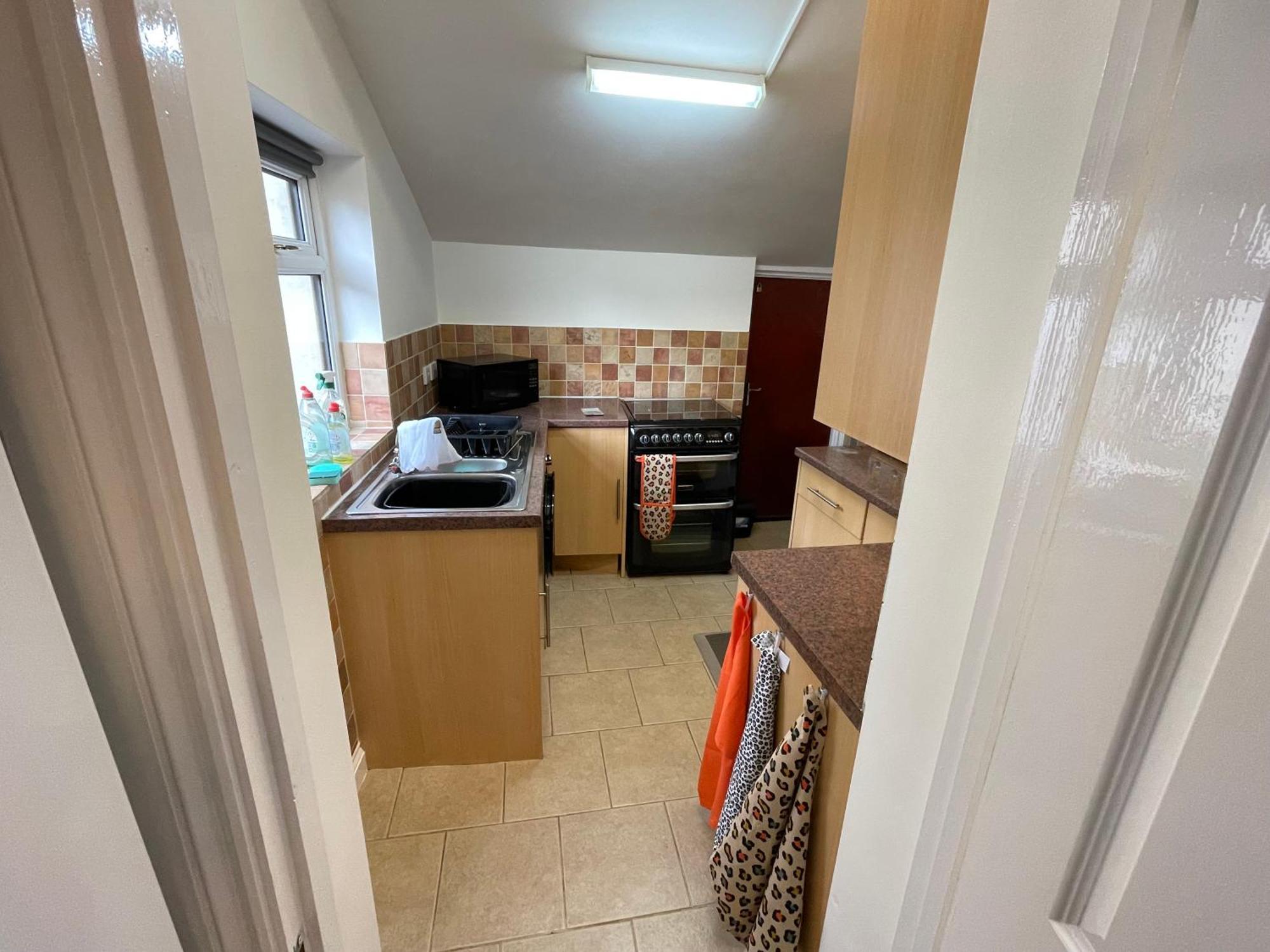 Beanies Lornestreet Four Bed House Apartment สวินดอน ภายนอก รูปภาพ